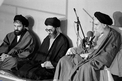 پیام امام خمینی(س)نسبت به نفوذ عناصر مخالف انقلاب و نظام در دانشگاه،خطاب به آیت الله خامنه ای
