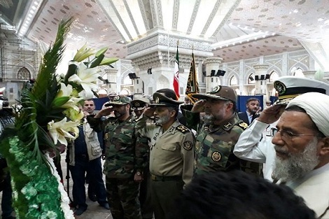 فرماندهان عالی رتبه ارتش با آرمان های امام راحل تجدید میثاق کردند