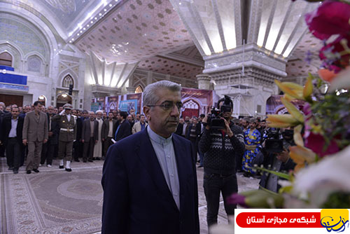 گزارش تصویری : تجدید میثاق وزیر و مسئولین وزارت نیرو با آرمانهای امام راحل