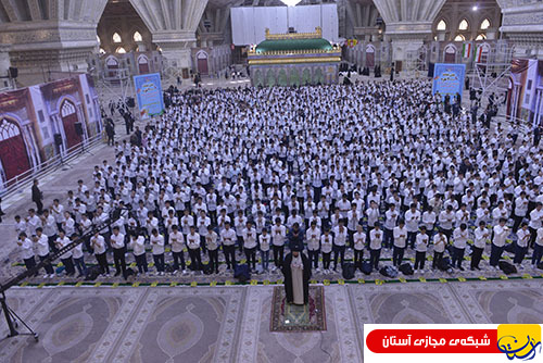 برگزاري جشن عبادت 2 هزار دانش آموز پسر در حرم امام راحل