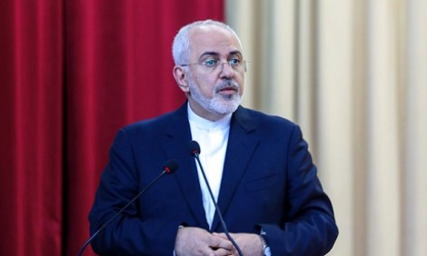 ظریف در حرم امام خمینی(س): رهنمود‌های رهبری، سیاست ایران هراسی اسرائیل در عرصه بین المللی را شکست داد
