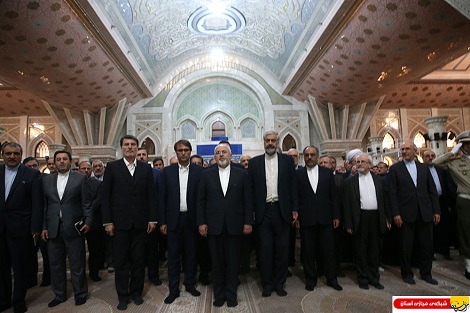 ظریف و معاونین وزارت خارجه به مقام شامخ بنیانگذار جمهوری اسلامی ایران ادای احترام کردند