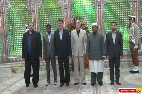 مهمانان همایش گرامیداشت روز حقوق بشر اسلامی به مقام شامخ امام راحل ادای احترام کردند
