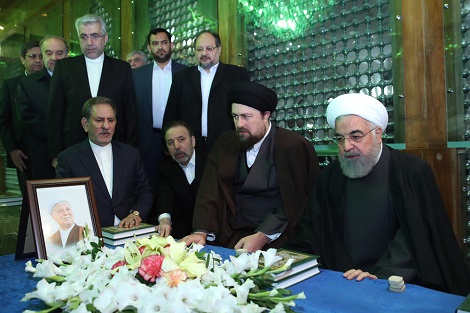 روحانی: امام  راحل تأکید داشت جمهوری اسلامی نه یک کلمه کم نه یک کلمه زیاد