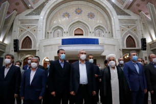 تجدید میثاق کادر سلامت با حضور وزیر بهداشت با آرمان های امام راحل در حرم مطهر