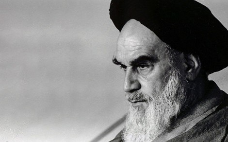 امام خمینی: باید ما محرّم و صفر را زنده نگه داریم به ذکر مصائب اهل بیت با همان وضع سنتی