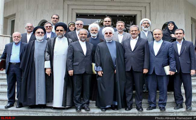 عكس يادگاري در جلسه آخر دولت در سال 94