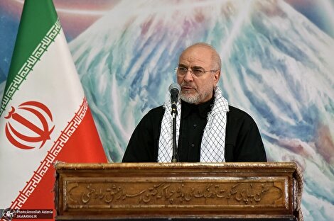 قالیباف در حرم امام: دشمن جنگ را متوقف نکرده بلکه با فشار اقتصادی، سیاسی و فرهنگی آن را ادامه می‌دهد/ از روز ششم جنگ ۱۲ روزه ونس (معاون ترامپ) به دنبال صحبت با وزیر خارجه ایران برای توقف جنگ بود