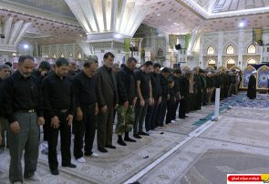 گزارش تصویری / نماز ظهر عاشورا در حرم مطهر حضرت امام خمینی (س)