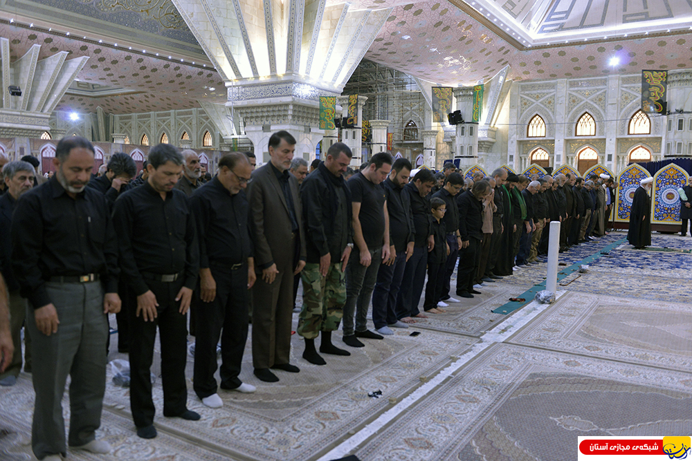 گزارش تصویری / نماز ظهر عاشورا در حرم مطهر حضرت امام خمینی (س)