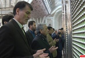 گزارش تصویری : ادای احترام وزیر تولیدات دفاعی پاکستان و هیئت همراه به مقام شامخ امام راحل
