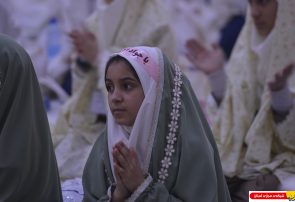 گزارش تصویری /مراسم جشن تکلیف دانش آموزان دختر در حرم مطهر امام خمینی(س)