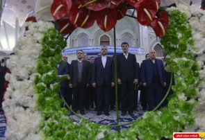 گزارش تصویری :تجدید میثاق وزیر و مسئولین وزارت نیرو با آرمانهای امام راحل