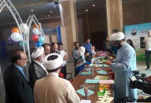 گزارش تصویری : بازدید حجت الاسلام والمسلمین جوادی راد از نمایشگاه عطر یاس در حرم مطهر امام راحل در اولین روز فروردین ۹۷