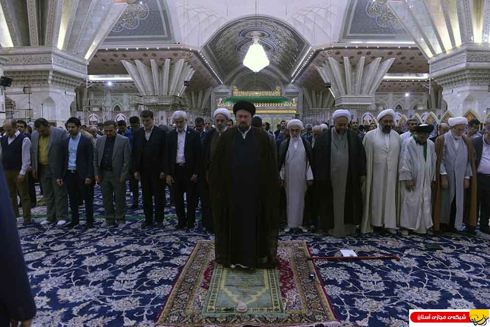 گزارش تصویری : اقامه اولین نماز سال ۹۷ در حرم مطهر امام راحل به امامت آیت الله سید حسن خمینی