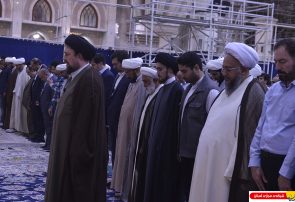 گزارش تصویری : اقامه نماز مغرب و عشا به امامت آیت الله سید حسن خمینی