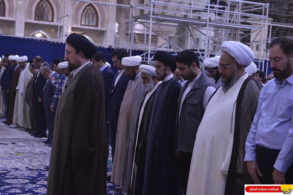 گزارش تصویری : اقامه نماز مغرب و عشا به امامت آیت الله سید حسن خمینی