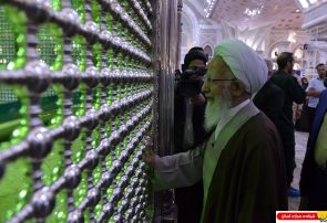 گزارش تصویری : ادای احترام آیت الله جوادی آملی به مقام شامخ امام راحل