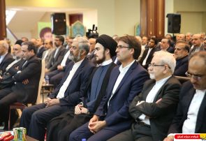 گزارش تصویری : دیدار وزیر و کارکنان وزارت امور خارجه با یادگار امام راحل
