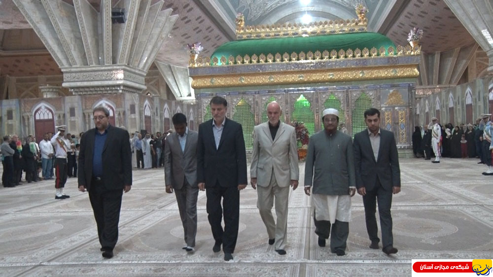 گزارش تصویری : ادای احترام میهمانان همایش حقوق بشر اسلامی به مقام شامخ امام راحل
