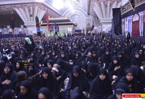 گزارش تصویری : برگزاری مراسم شب تاسوعای حسینی در حرم مطهر امام راحل