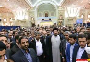 تجدید بیعت منتخبین دهمین دوره مجلس شورای اسلامی با امام خمینی (س) و دیدار با آیت الله سید حسن خمینی