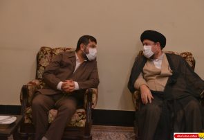دیدار رییس و جمعی از کارکنان سازمان استاندارد با یادگار امام