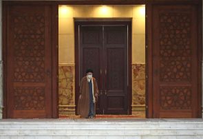 گزارش تصویری : حضور رهبر معظم انقلاب در حرم مطهر حضرت امام خمینی(س)