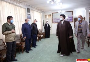 کاشت درخت به مناسبت هفته درختکاری توسط سید حسن خمینی