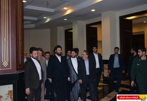 ادای احترام سید عمار حکیم به مقام شامخ امام راحل (س)
