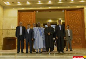 ادای احترام دبیرکل اوپک به مقام شامخ امام خمینی (س)