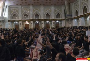 ظهر تاسوعای حسینی در حرم مطهر امام خمینی (س)