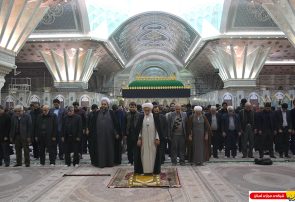 نماز مغرب و عشا به امامت حجت الاسلام و المسلمین جوادی – ۱۰ آذر ۹۵