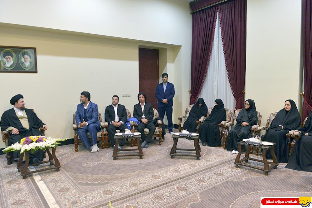 دیدار جمعی از انجمن ورزشی پرثوآ با آیت الله سید حسن خمینی