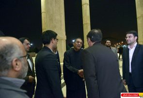 ادای احترام رییس مجلس سریلانکا به مقام شامخ امام راحل (س)