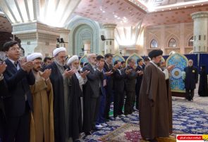 امامت جماعت یادگار امام درنخستین پنجشنبه سال ۱۳۹۶ در حرم مطهر امام خمینی(س)