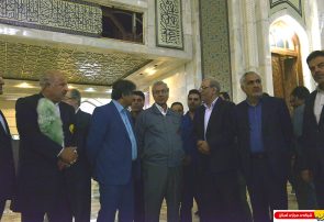 تجدید میثاق وزیر کار و معاونان و  جمعی از کارگران با آرمان های امام راحل (س)