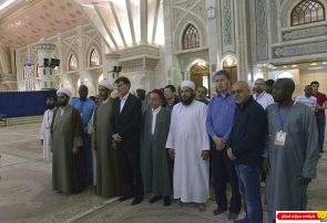 تجدید بیعت شرکت کنندگان در مسابقات بین المللی قرآن کریم طلاب حوزه های علمیه جهان اسلام با آرمان های امام راحل (س)