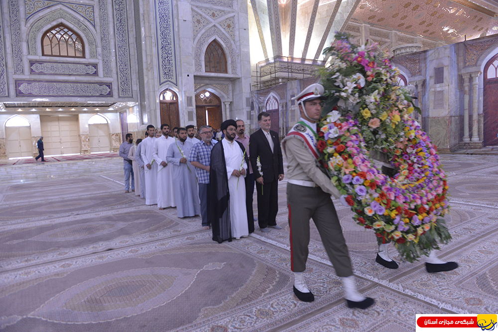گزارش تصویری / ادای احترام طلاب مدرسه ی علمیه آیت الله حائری نجف به مقام شامخ امام راحل