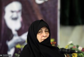 دکتر فاطمه طباطبایی: کاش امام خمینی امروز حضور داشت و از عظمت این مردم تجلیل می‌کرد/ امام زمانی از اهمیت ملت سخن گفت که هنوز قدرت نرم آنان بر همگان آشکار نبود/ رهبر گرامی با تمام وجود در دردها و اندوه‌های مردم شریک است
