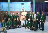 ادای احترام جمعی از موکب داران عراقی نسبت به مقام شامخ حضرت امام(س)