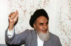 امام راحل: ای فرزندان قرآن کریم هوشیار باشید که پیروزیها هر چند عظیم است شما را از یاد خداوند که نصر و فتح در دست اوست غافل نکند