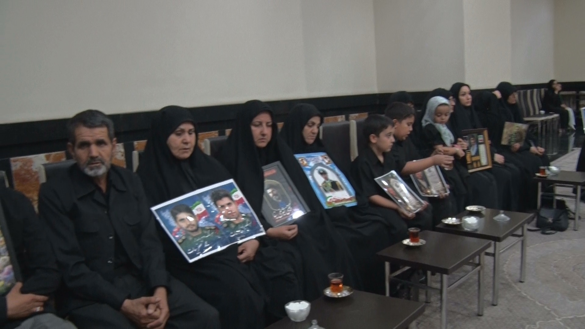 دیدار یادگار امام با خانواده های شهدای شهرستان پاکدشت استان تهران
