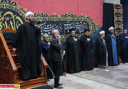 برگزاری دومین شب مراسم عزاداری سالار شهیدان در حرم مطهر امام خمینی(س) با حضور یادگار امام