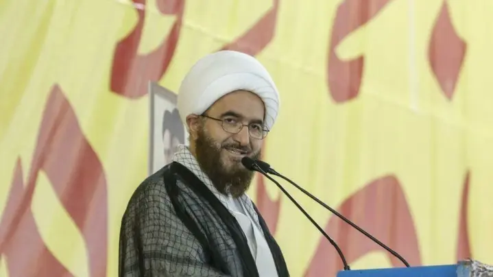 حاج علی‌اکبری: دشمن اگر غلطی کند، موشک‌های ما دودمان آنها را به باد خواهد داد/ هیمنه روانی دشمن درهم شکسته شده است