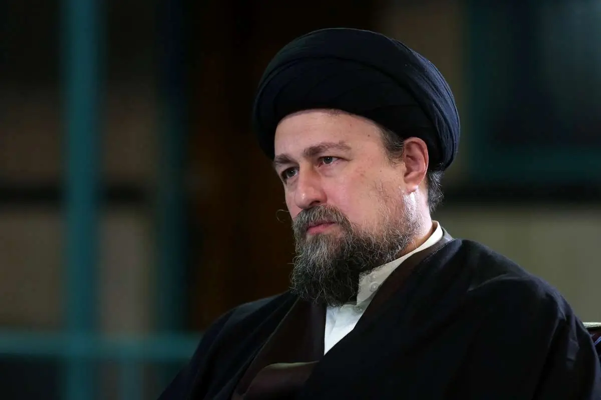 آیت‌الله سید حسن خمینی: در شرایط موجود، از مسیر دعوا و سخنان تند به جایی نمی‌رسیم/ به خرد جمعی و تصمیمات کلان مسئولان عالی‌رتبه نظام اعتماد کنیم/ همه می‌توانند نظرات مشورتی خود را بیان کنند، اما از تصمیم نهایی باید تبعیت کرد