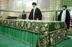 حضور ۴ دهه رهبر شهید انقلاب در حرم مطهر امام خمینی(ره) با همراهی آیت الله سید حسن خمینی