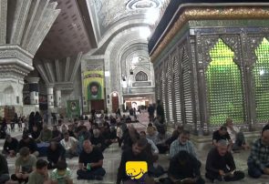 مراسم پرفیض دعای کمیل با حضور پرشور زائران در آستان مقدس امام خمینی(س) برگزار شد / قرائت دعا و مرثیه‌سرایی توسط حاج مجید رزاقی