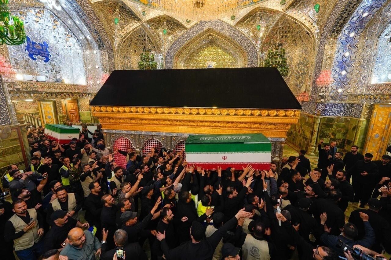 تشییع میلیونی پیکر رهبر شهید انقلاب در نجف اشرف / مشارکت بیش از ۲ میلیون و ۳۰۰ هزار نفر در مراسم / پیکر مطهر در حرم امیرالمؤمنین(ع) طواف داده شد