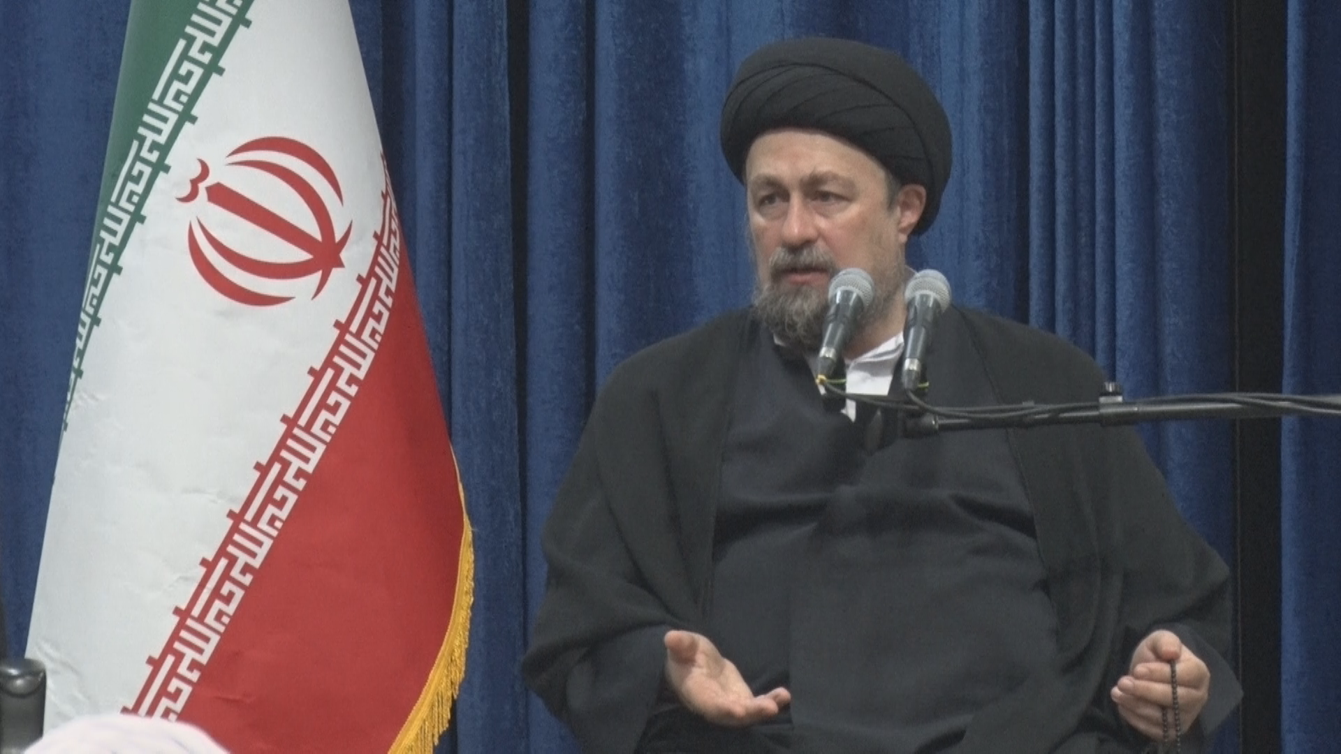 آیت الله سید حسن خمینی :اگر قرار است اجتماع ما اسلامی باشد، باید رحمت بیشتری در آن باشد، بیشتر به هم توجه کنیم